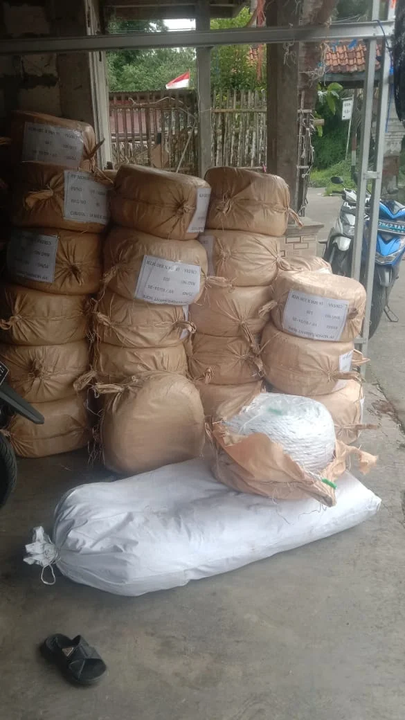 Material di tempat produksi